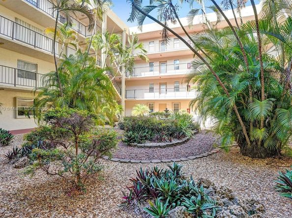 2811 Somerset Dr 405, Lauderdale Lakes FL 33311