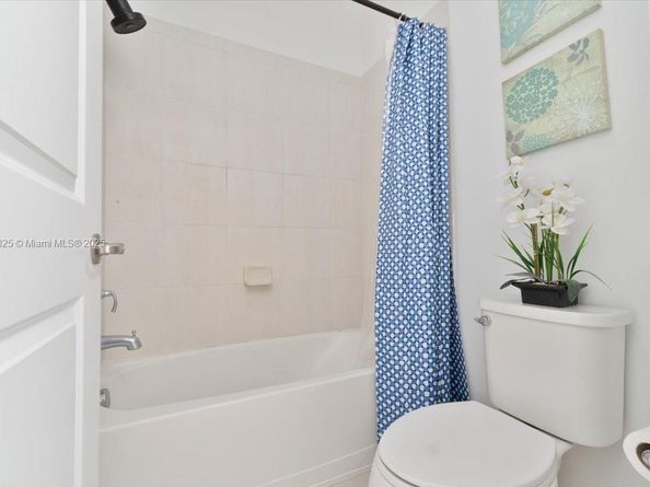 11326 SW 16th St, Pembroke Pines FL 33025