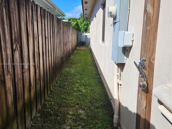 2030 SW 60th Ave, Miami FL 33155