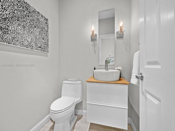 5864 SW 74th Ter G, South Miami FL 33143