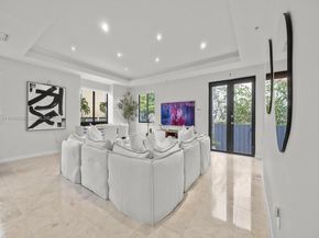 5864 SW 74th Ter G, South Miami FL 33143