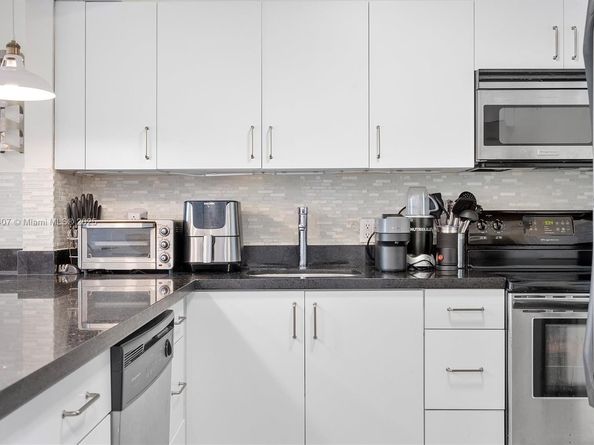 650 NE 64th St G210, Miami FL 33138
