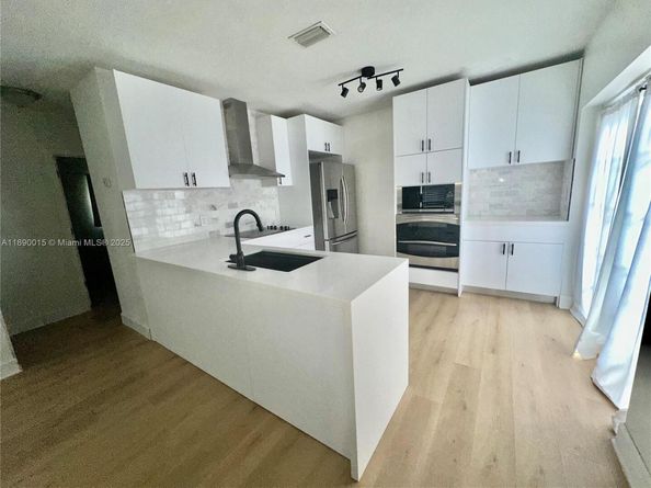 11820 SW 188th St, Miami FL 33177