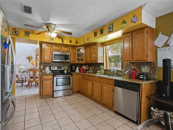 3261 Salinas Way, Miramar FL 33025