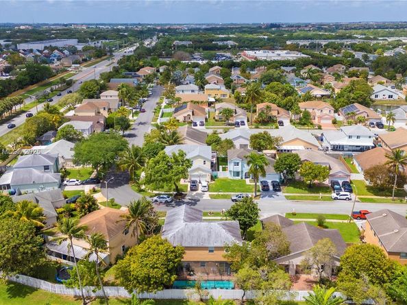 3261 Salinas Way, Miramar FL 33025