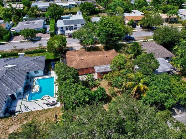 1420 NE 137th St, North Miami FL 33161