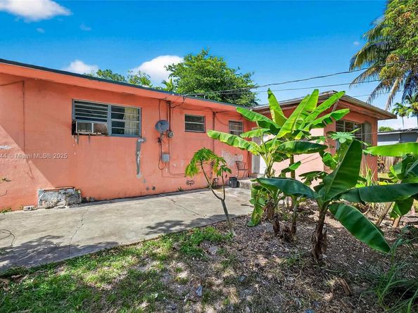 1420 NE 137th St, North Miami FL 33161