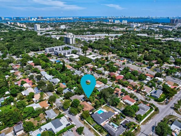 1420 NE 137th St, North Miami FL 33161