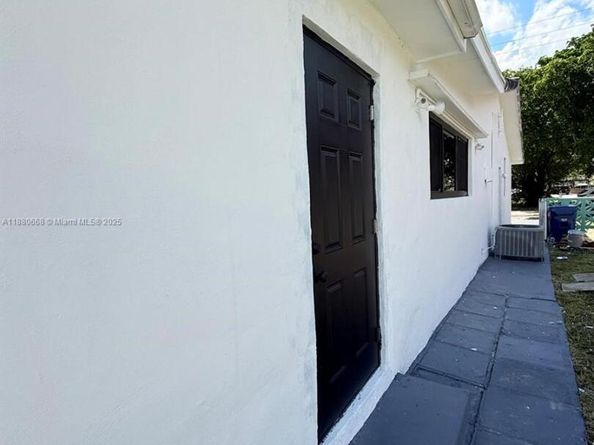 9305 NW 14th Ave, Miami FL 33147