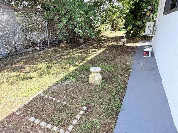 9305 NW 14th Ave, Miami FL 33147