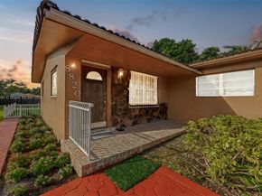 8820 SW 27th St, Miami FL 33165