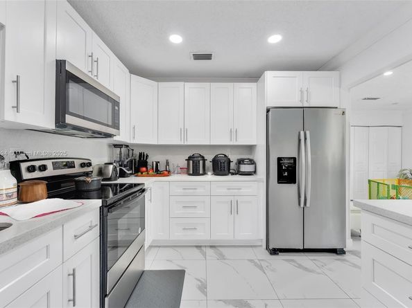 8820 SW 27th St, Miami FL 33165