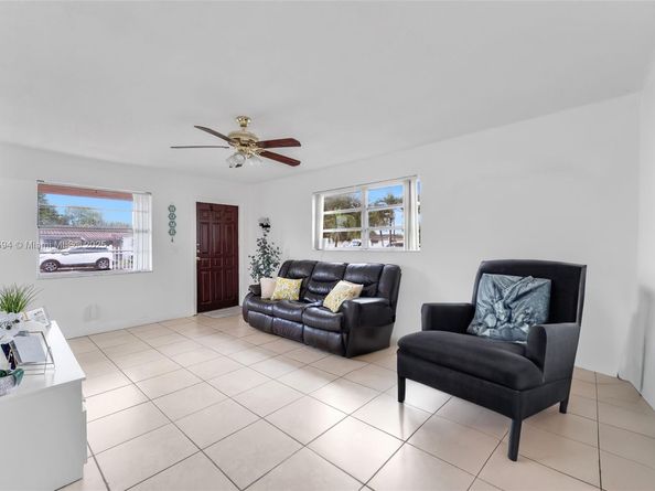 8820 SW 27th St, Miami FL 33165