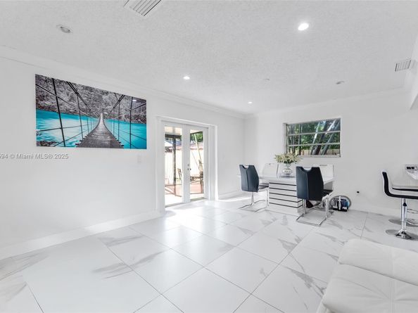 8820 SW 27th St, Miami FL 33165