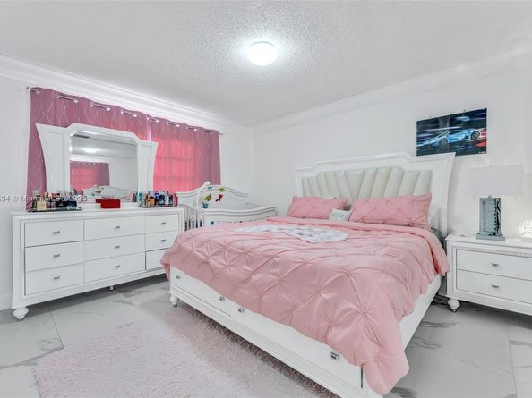 8820 SW 27th St, Miami FL 33165