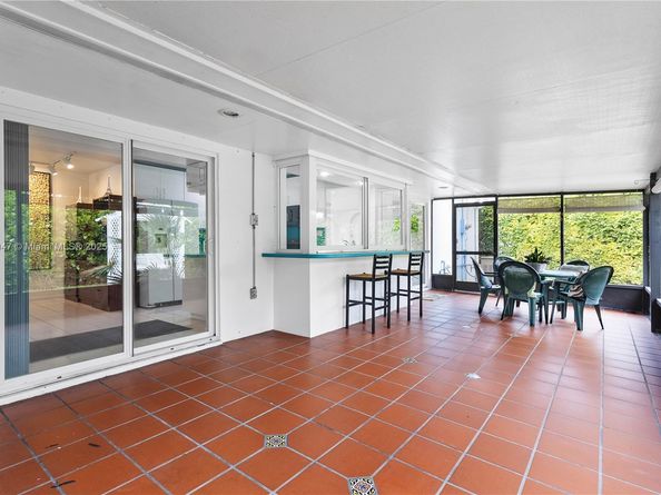 9601 SW 58th St, Miami FL 33173