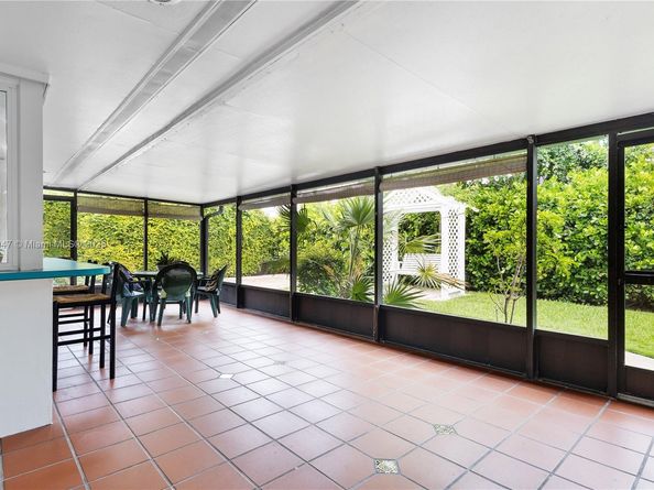 9601 SW 58th St, Miami FL 33173