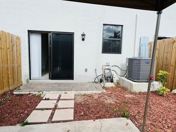 1220 NE 5th Ct, Florida City FL 33034