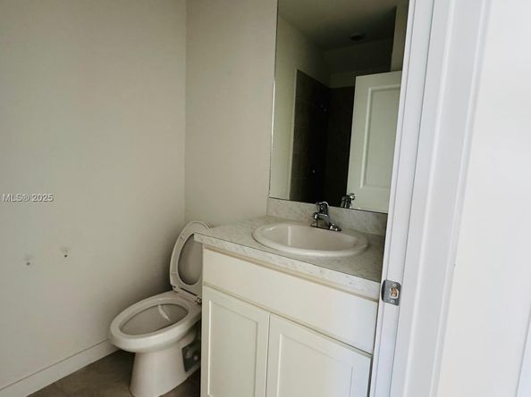 1220 NE 5th Ct, Florida City FL 33034