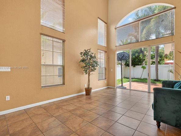 2215 Portofino Ave, Homestead FL 33033