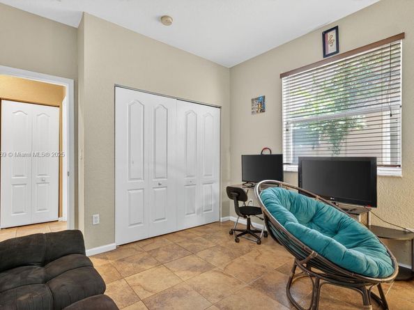 2215 Portofino Ave, Homestead FL 33033