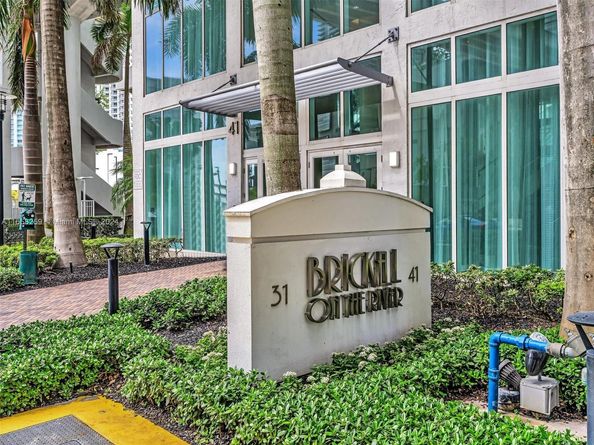 41 SE 5th St 1717, Miami FL 33131