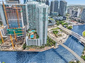 41 SE 5th St 1717, Miami FL 33131