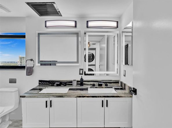41 SE 5th St 1717, Miami FL 33131