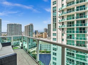 41 SE 5th St 1717, Miami FL 33131
