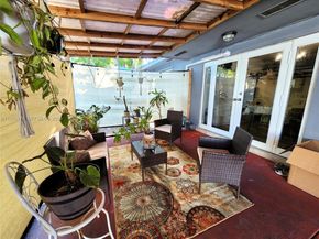 6721 Garfield St, Hollywood FL 33024