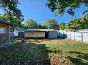 6721 Garfield St, Hollywood FL 33024