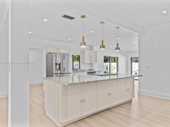 19461 NE 22nd Rd, North Miami Beach FL 33179