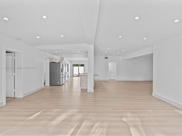 19461 NE 22nd Rd, North Miami Beach FL 33179