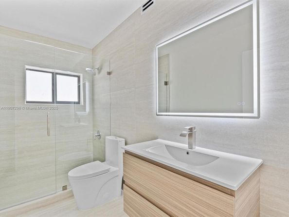 19461 NE 22nd Rd, North Miami Beach FL 33179