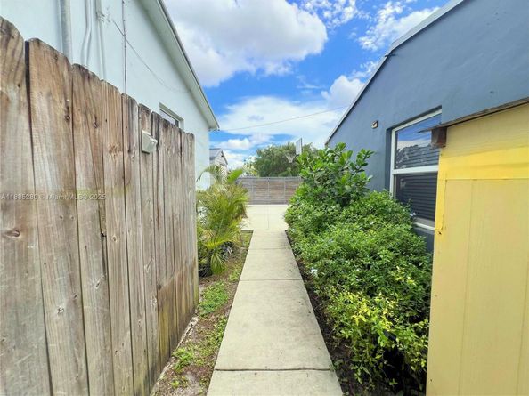1130 Rutland St, Opa-Locka FL 33054