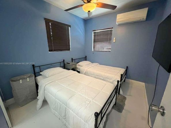 1130 Rutland St, Opa-Locka FL 33054