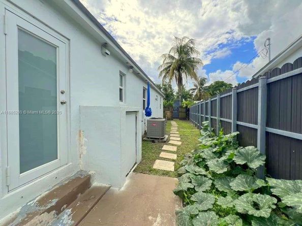 1130 Rutland St, Opa-Locka FL 33054