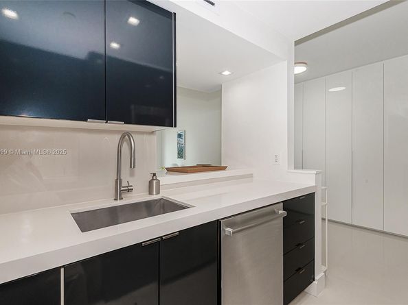 1000 West Ave 327, Miami Beach FL 33139