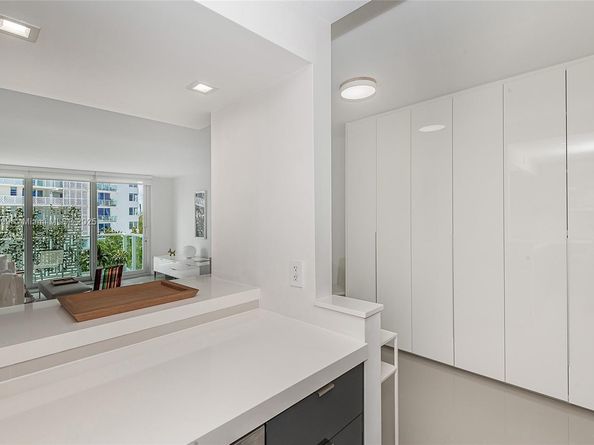 1000 West Ave 327, Miami Beach FL 33139