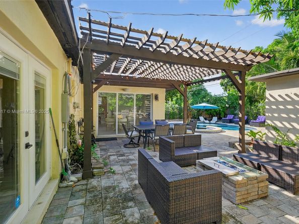 155 NW 124th St, North Miami FL 33168