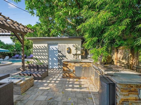 155 NW 124th St, North Miami FL 33168