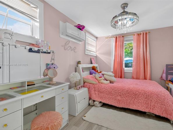 155 NW 124th St, North Miami FL 33168