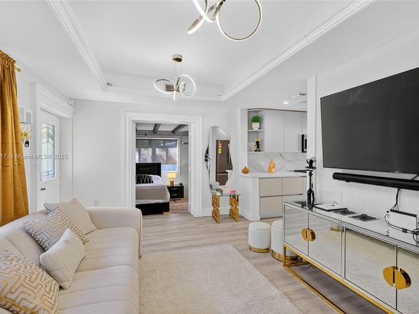 155 NW 124th St, North Miami FL 33168