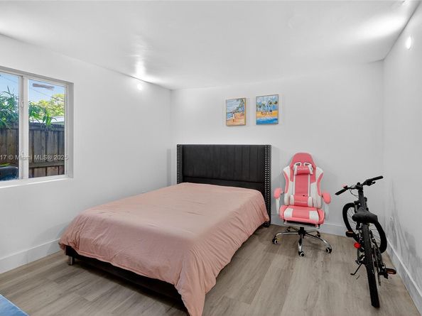 155 NW 124th St, North Miami FL 33168