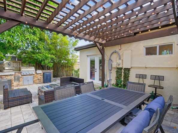 155 NW 124th St, North Miami FL 33168