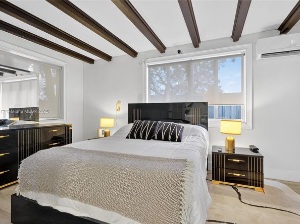 155 NW 124th St, North Miami FL 33168