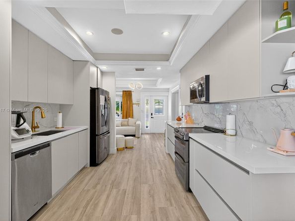 155 NW 124th St, North Miami FL 33168