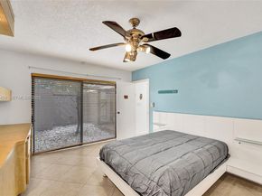 2305 Saint Andrews Rd 129, Hollywood FL 33021