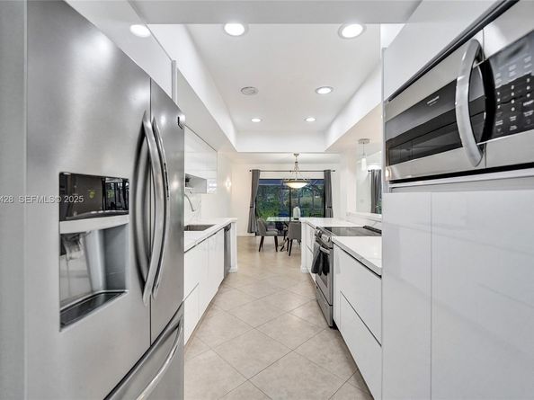 2305 Saint Andrews Rd 129, Hollywood FL 33021