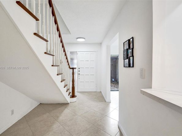 2305 Saint Andrews Rd 129, Hollywood FL 33021